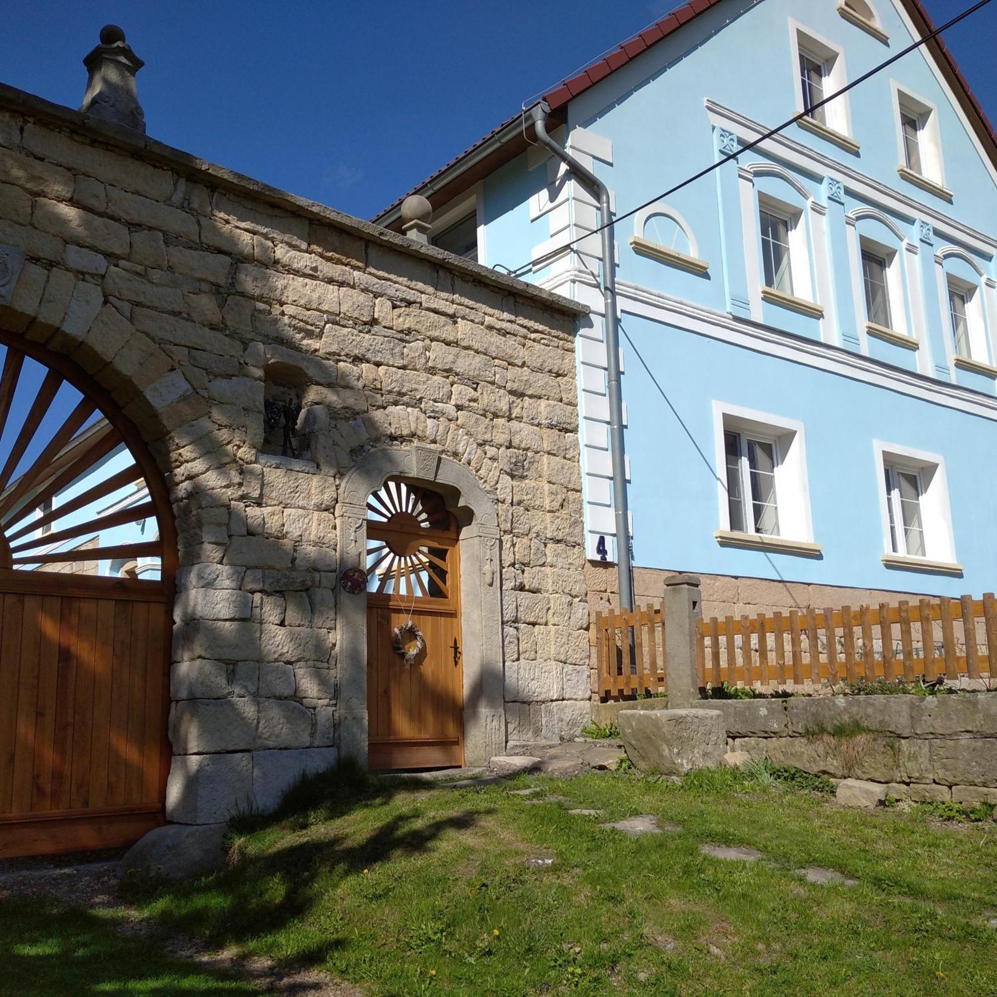 Statek Bily Dvur - Bely Hotel Machov Kültér fotó